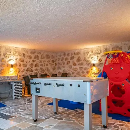 빌라 3 Bedroom - 7756 *